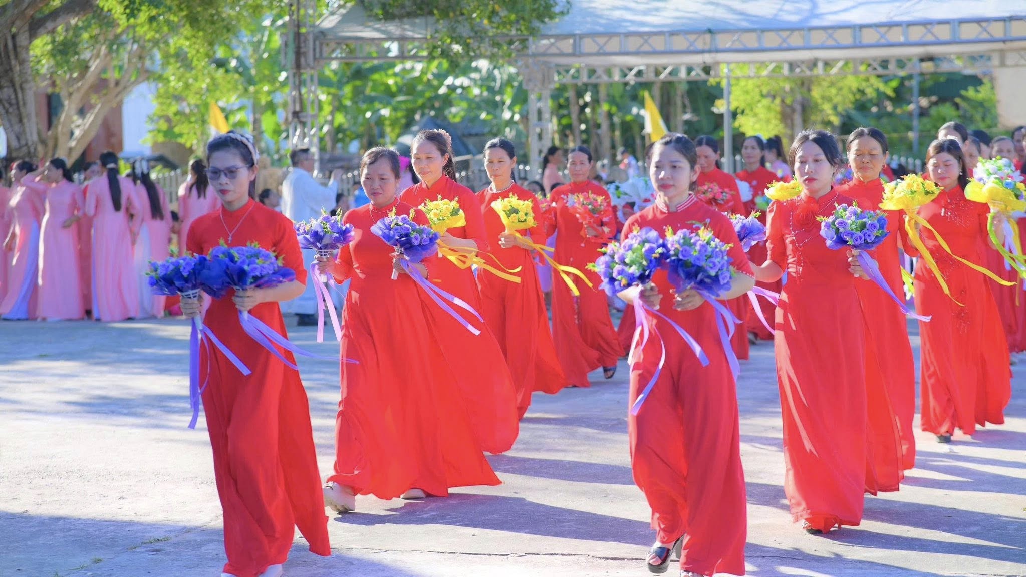 An Thai Catholic Community – Dong Yen Parish Joyfully Celebrates the Solemnity of Pentecost and the Blessing of the New Parish House - NHỊP SỐNG GIÁO HỘI 706537138 2822796674748459 2282008000068924627 n